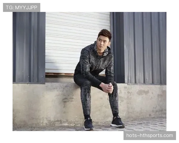 刷到宁泽涛那张街拍——牌子比我整套房都贵，月租瞬间不香了