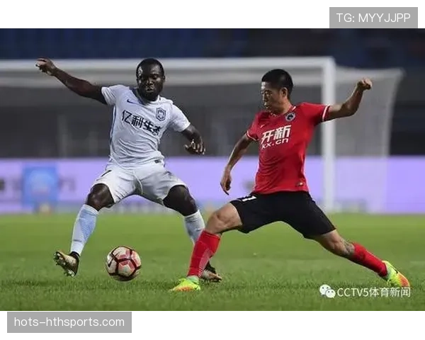 旗示规则如何影响越位和犯规判罚的最终判定？